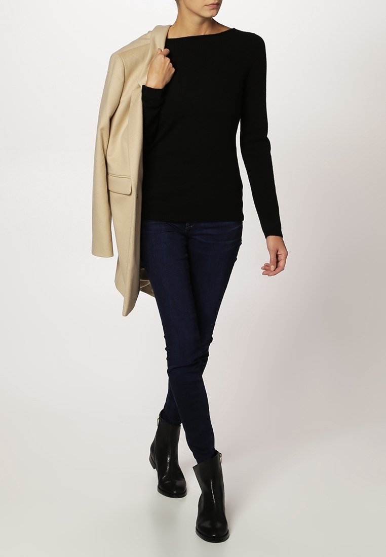 Repeat Sweter
