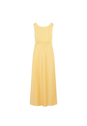 Vestido maxi amarillo sin mangas con cintura ajustada y escote redondo, exhibido sobre un fondo blanco liso.
