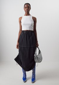 Timberland VENEDA CARTER 2-IN-1 SKIRT - Miniskjørt - black