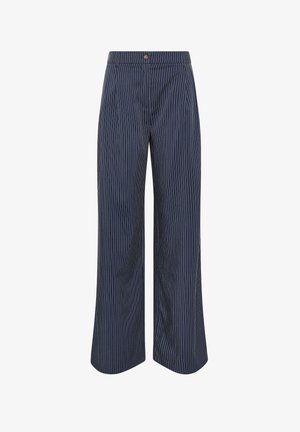 Marineblauwe wijde broek met fijne witte verticale krijtstrepen en een bruine knoopsluiting in de tailleband.