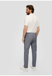 s.Oliver REGULAR FIT - Pantalones - grau meliert