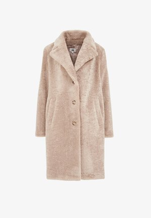 Dlaženi bež kaput s mekom teksturom, velikim ovratnikom, tri gumba i dva bočna džepa, s opuštenom siluetom.