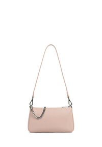 Borsa rosa lucida con forma rettangolare. Presenta una tracolla sottile e un dettaglio a catena. Texture liscia con chiusura a zip.