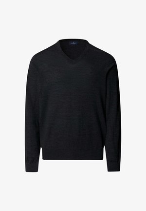 Czarny sweter z dekoltem w serek, wykonany z miękkiego, strukturalnego materiału. Długie rękawy z prążkowanymi mankietami i dolnym wykończeniem. Subtelne logo na klatce piersiowej.