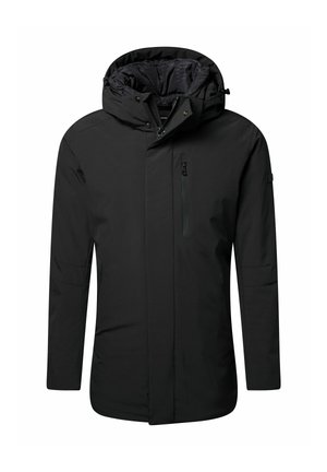 Giacca impermeabile nera con cappuccio, dotata di zip frontale, tasche laterali e sul petto, e un design elegante. Texture esterna liscia.