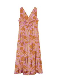 Vestido floral con un escote en V profundo, en tejido rosa con patrones florales naranjas. Presenta un detalle de lazo en la cintura y una falda acampanada.