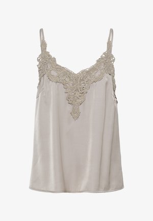 Camiseta de tirantes beis con intrincados detalles de encaje en el escote, tirantes ajustables y un acabado de tela suave y ligera.