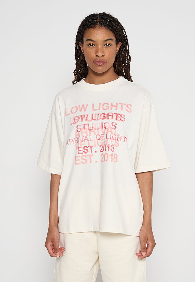 LOW LIGHTS STUDIOS® T-shirt print beige