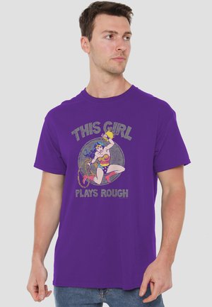 Cotton Soul, DC PLAYS ROUGH - T-Shirt print - purple