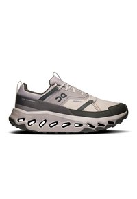 Chaussure de course légère en gris et noir. Dispose d'une tige imperméable, d'une semelle rembourrée avec découpes et d'un système de laçage sécurisé.