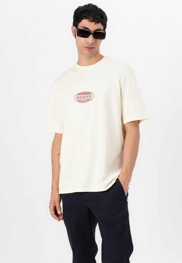 GO STRIKER TEE - Print T-shirt - sandy shore3