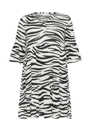 Abito a righe zebrate in bianco e nero con scollatura a V, maniche a 3/4 a campana e orlo a balze a più livelli. Tessuto leggero e fluido con una finitura testurizzata.