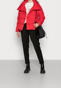 ONLY Chaqueta de invierno - red