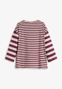 Gestreiftes Langarmshirt mit Rundhalsausschnitt. Mit abwechselndem dunklem Weinrot und Cremefarbenen Streifen, lockerer Passform und weichem Baumwollstoff.