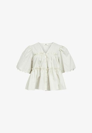 Lysfarvet bomuldsbluse med puffede ærmer, v-udskæring, frontknapper og en flæseaccent langs kroppen og ærmerne.
