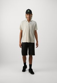 GAP JOHNNY COLLAR - Polotričko - bedrock