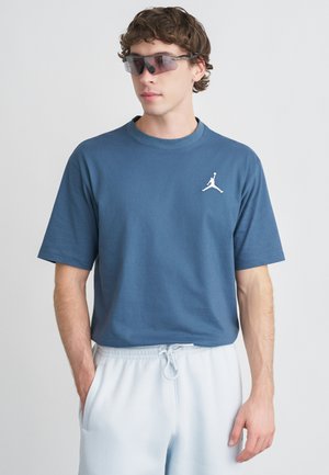 JUMPMAN CREW - Βασικό μπλουζάκι - squadron blue/white