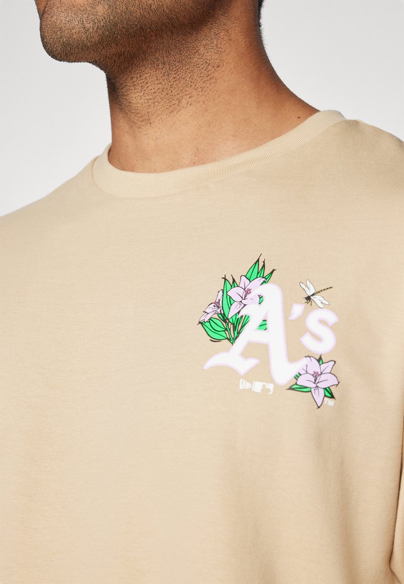 New Era MLB OAKLAND ATHLETICS FLORAL GRAPHIC TEE - Club wear 