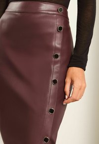 Lipsy MIDI - Zīmuļsvārki - burgundy