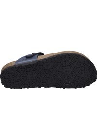 Sandalo con piede in sughero e suola in gomma nera, caratterizzato da un importante motivo di presa testurizzato e una fibbia sintetica blu navy.
