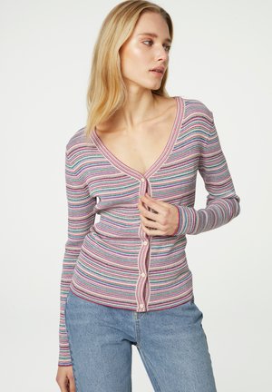 Gestreifter Cardigan in Pink, Blau und Weiß mit V-Ausschnitt, geripptem Material und Knopfverschlüssen vorne; taillierte Passform.