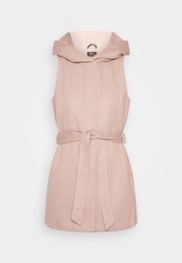 Bezramenná, kapucí vestu v jemně růžové látce. Obsahuje opasek v pase a přední zip. Minimalistický design bez dalších vzorů.