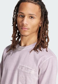 adidas Originals DYE - T-Shirt basic - preloved fig