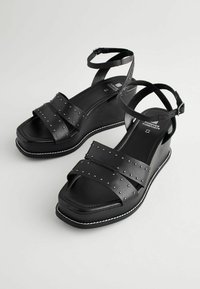 Next FOREVER COMFORT.  - REGULAR FIT - Korkeakorkoiset sandaalit - black