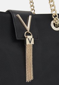 Valentino Bags DIVINA - Handväska - nero/gold