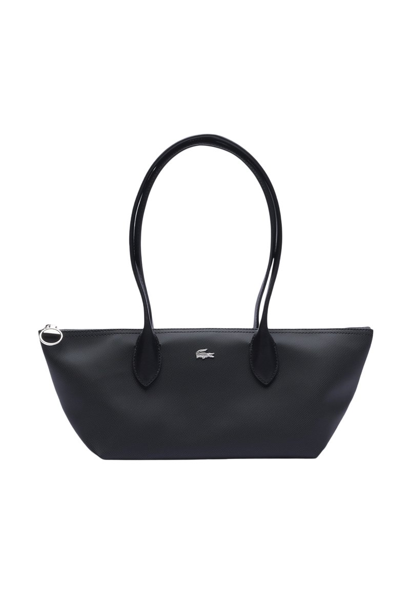 Borsa tote nera realizzata in materiale sintetico testurizzato, con due manici resistenti e un accento con logo argentato sul davanti. Chiusura con zip sulla parte superiore.