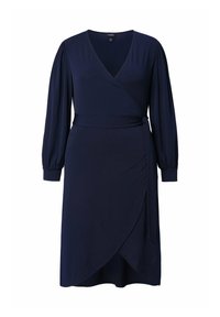 Navyblauwe wikkeljurk met lange pofmouwen, v-hals en zijstrik. Gemaakt van een gladde stof, met gerimpelde accenten aan de zijkant.