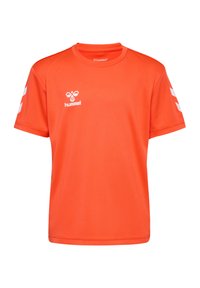 Leuchtend orangefarbene Sport-T-Shirt aus glattem Stoff, mit kurzen Ärmeln und rundem Ausschnitt. Weißes Logo und Streifen an den Ärmeln.