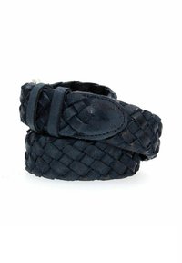 Cintura intrecciata in pelle blu scuro con una consistenza liscia e una fibbia ovale. Presenta una lavorazione intricata e bordi morbidi per il massimo comfort.
