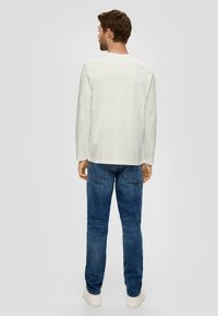 s.Oliver MIT LABEL - Langarmshirt - weiß