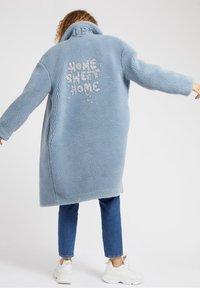 Guess Abrigo de invierno - blue
