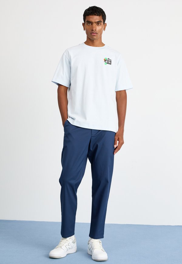 DRAKE CEREAL CLOCK - Print T-shirt3