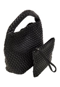 Svart vävd handväska med rundad topp och en avtagbar dragkedjefack, tillverkad av strukturerat material med en slät yta.