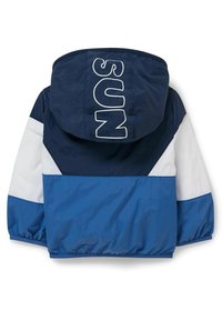 Niebiesko-biała kurtka z kapturem z dużym nadrukiem "SUN", z kolorowym, geometrycznym wzorem i elastycznymi mankietami. Lekka, o gładkiej fakturze.
