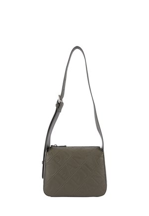 Piccola borsa a tracolla rettangolare in pelle grigio scuro con lettere diagonali in rilievo e tracolla regolabile.
