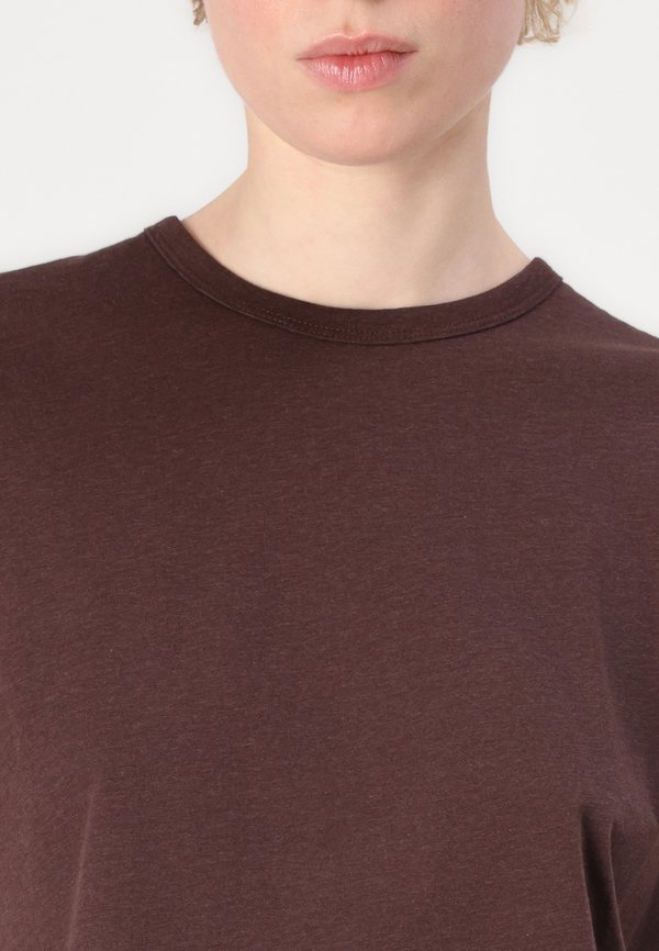 Essential Polished Body-Skimming Tee - Basic T-shirt3