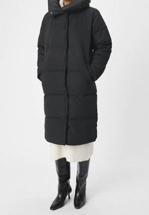 Daunenmantel - black