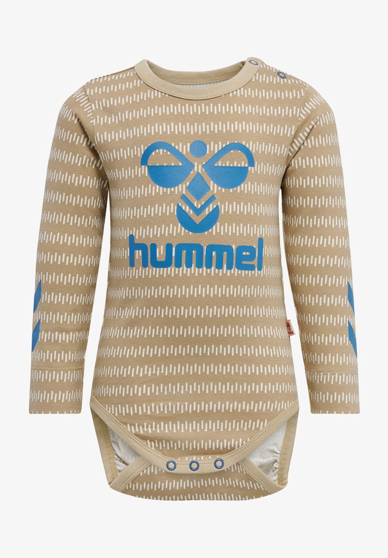 Beige langærmet bodysuit med et blåt grafisk design og hvide vandrette striber, med trykknapper ved skulderen og bunden.