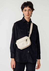 MELA KLEINE PATNI - Umhängetasche - ecru