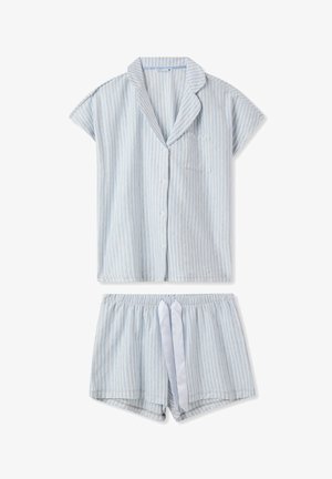 Completo pigiama corto a righe azzurro chiaro con camicia button-up con colletto e taschino sul petto, abbinato a pantaloni corti con elastico in vita e fiocco.