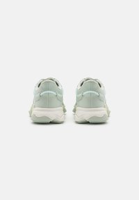 adidas Originals OZWEEGO - Sneakers basse - linen green/off white