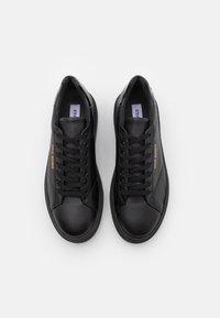 Steve Madden FYNNER - Sneakers low - black