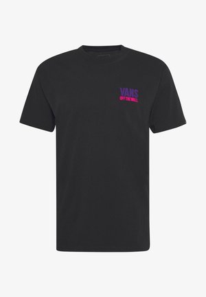Musta lyhythihainen T-paita, jossa vasemmassa rinnassa pieni violetti ja vaaleanpunainen "Vans Off The Wall" -logo.