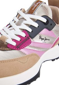 Pepe Jeans Tenisice - light biscuit beige