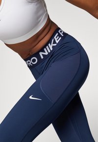 Nike Performance Tajice - obsidian/white