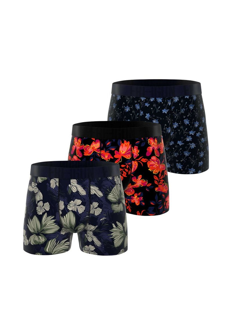 Ensemble de trois boxers pour hommes avec des motifs floraux. Les couleurs incluent le bleu marine, le noir et le rouge avec des ceintures élastiques noires.